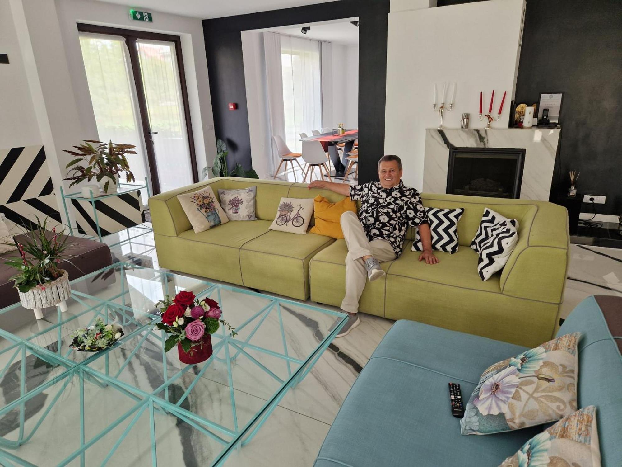 Niro Residence Gura Humorului Exteriör bild